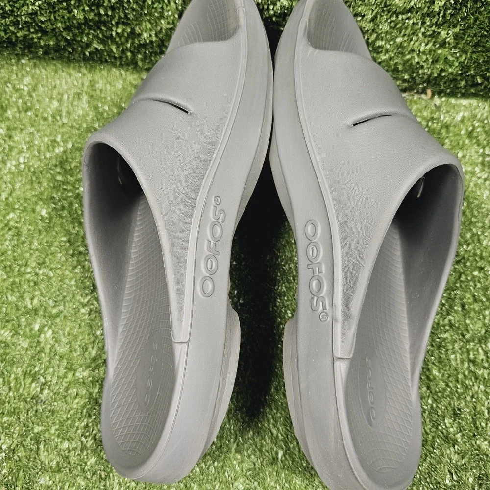 Oofos OOahh Slide Gray Recovery Athletic Comfort Sandals Mens Size US 11
